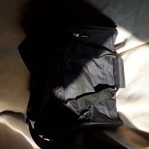 Brand New 32L Black Roots Duffle Bag - Picture 8 of 8